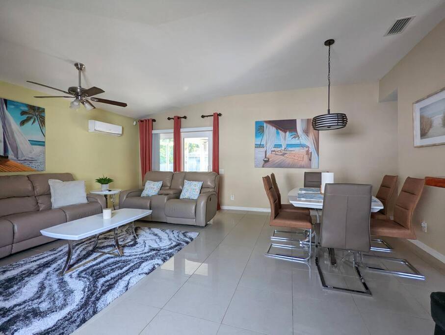 3Bed & 2Bath Property Couple Minutes From Siesta Key Beach & Downtown Sarasota Exteriör bild