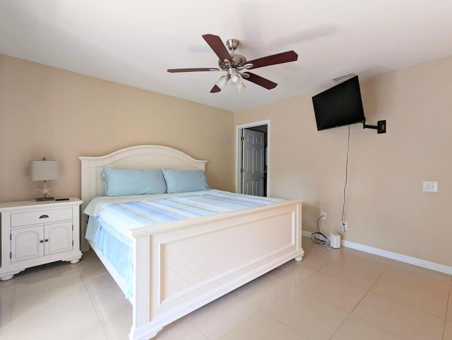 3Bed & 2Bath Property Couple Minutes From Siesta Key Beach & Downtown Sarasota Exteriör bild
